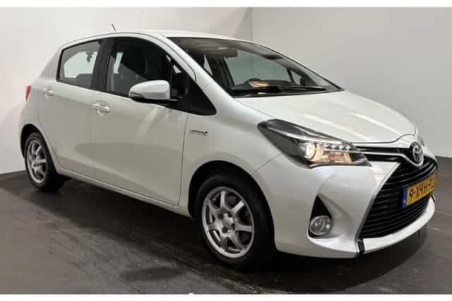 Toyota Yaris (2014) thumbnail 6