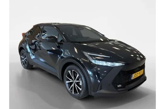Toyota C-HR (2025) thumbnail 6