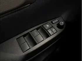 Toyota Yaris Cross (2024) thumbnail 32
