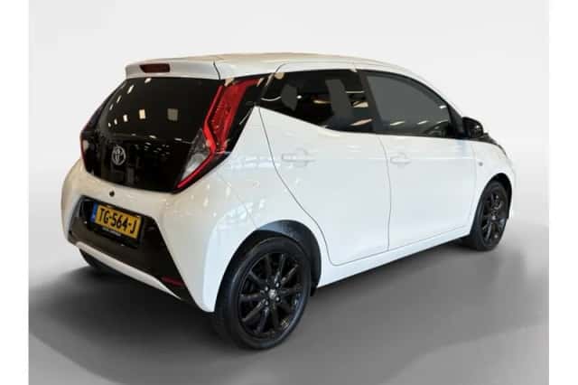 Toyota Aygo (2018) thumbnail 2
