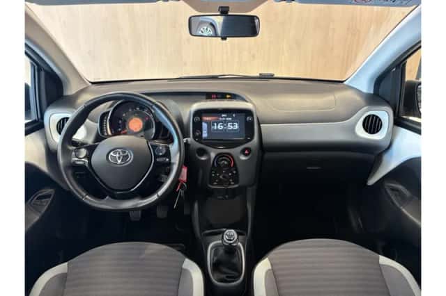 Toyota Aygo (2018) thumbnail 3