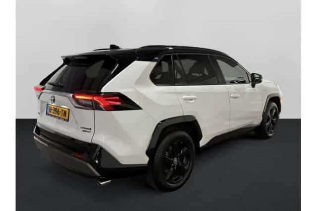 Toyota RAV4 (2020) thumbnail 2