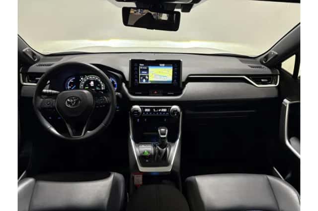 Toyota RAV4 (2020) thumbnail 3