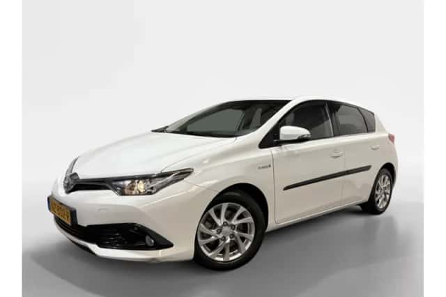 Toyota Auris (2017) thumbnail 1
