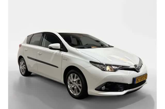 Toyota Auris (2017) thumbnail 6