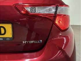 Toyota Yaris (2018) thumbnail 11