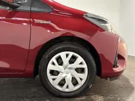 Toyota Yaris (2018) thumbnail 12