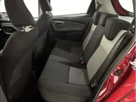 Toyota Yaris (2018) thumbnail 15