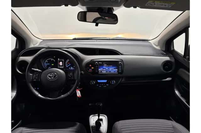 Toyota Yaris (2018) thumbnail 3