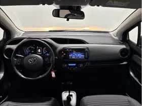 Toyota Yaris (2018) thumbnail 3