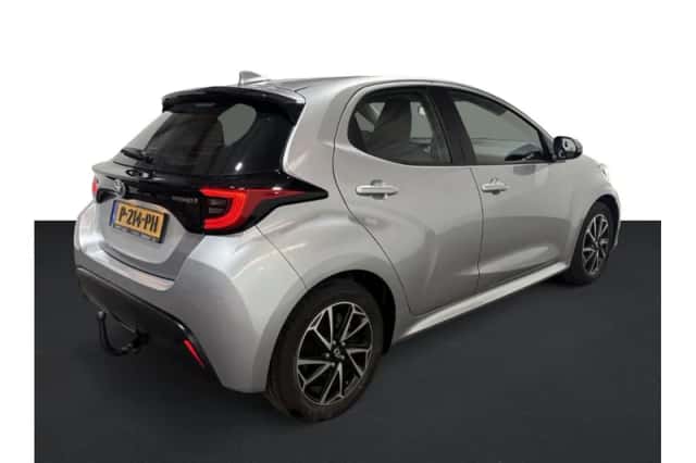 Toyota Yaris (2022) thumbnail 2