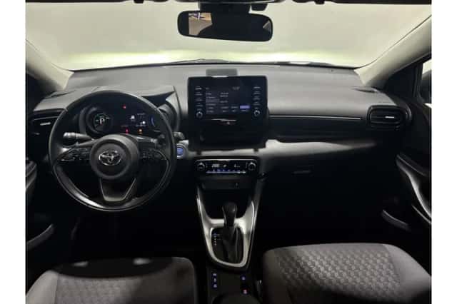 Toyota Yaris (2022) thumbnail 3