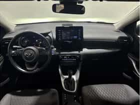 Toyota Yaris (2022) thumbnail 3