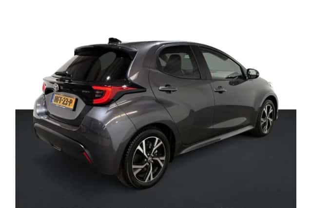 Toyota Yaris (2025) thumbnail 2