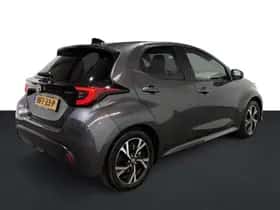Toyota Yaris (2025) thumbnail 2