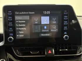 Toyota C-HR (2022) thumbnail 26