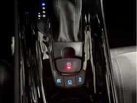 Toyota C-HR (2022) thumbnail 32