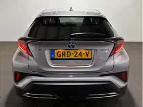 Toyota C-HR (2022) thumbnail 9