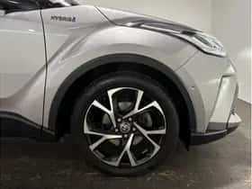 Toyota C-HR (2022) thumbnail 10