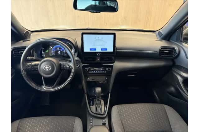 Toyota Yaris Cross (2025) thumbnail 3