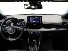 Toyota Yaris (2021) thumbnail 3