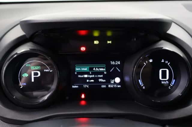 Toyota Yaris (2021) thumbnail 4