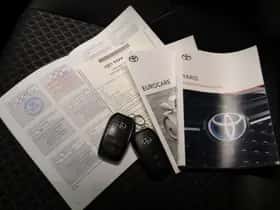 Toyota Yaris (2021) thumbnail 5