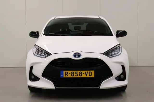 Toyota Yaris (2021) thumbnail 6