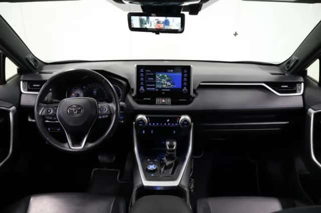 Toyota RAV4 (2019) thumbnail 2