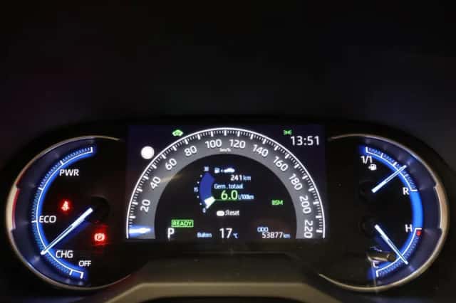 Toyota RAV4 (2019) thumbnail 3