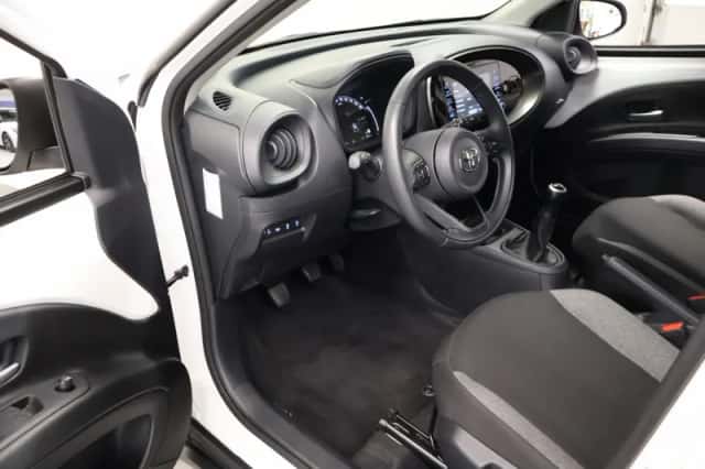 Toyota Aygo X (2022) thumbnail 3