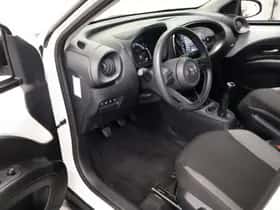 Toyota Aygo X (2022) thumbnail 3