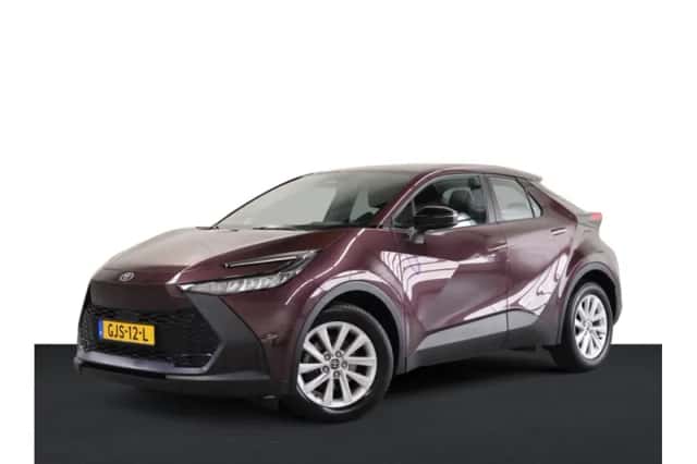 Toyota C-HR (2024) thumbnail 1
