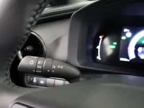 Toyota C-HR (2024) thumbnail 23