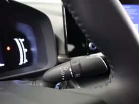Toyota C-HR (2024) thumbnail 24