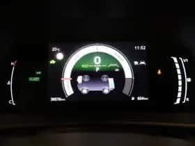 Toyota C-HR (2024) thumbnail 4