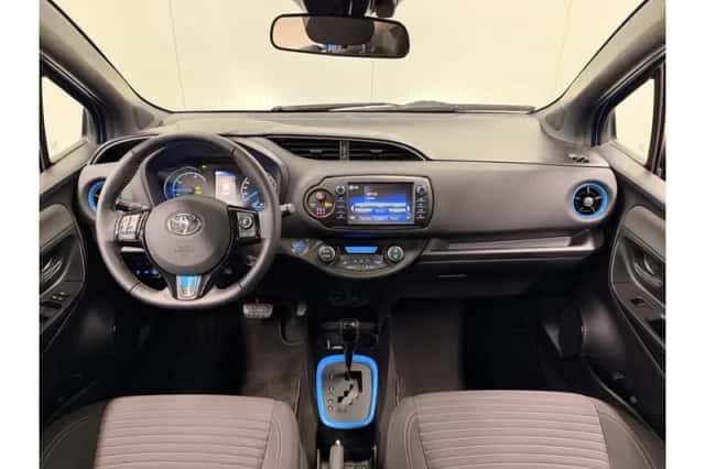Toyota Yaris (2018) thumbnail 3