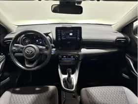 Toyota Yaris (2023) thumbnail 3