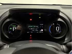 Toyota Yaris (2023) thumbnail 4