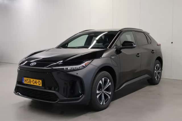 Toyota bZ4X (2025) thumbnail 5