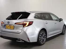 Toyota Corolla (2025) thumbnail 2