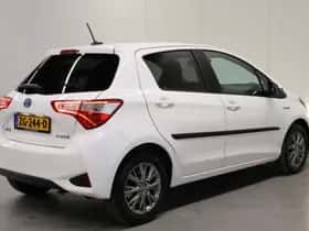 Toyota Yaris (2019) thumbnail 2