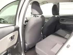 Toyota Yaris (2019) thumbnail 17