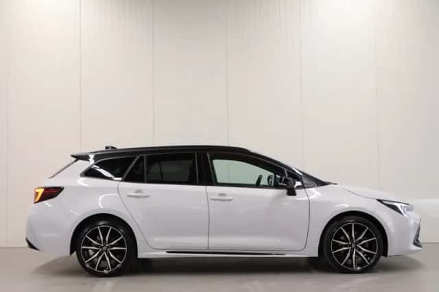 Toyota Corolla (2023) thumbnail 4