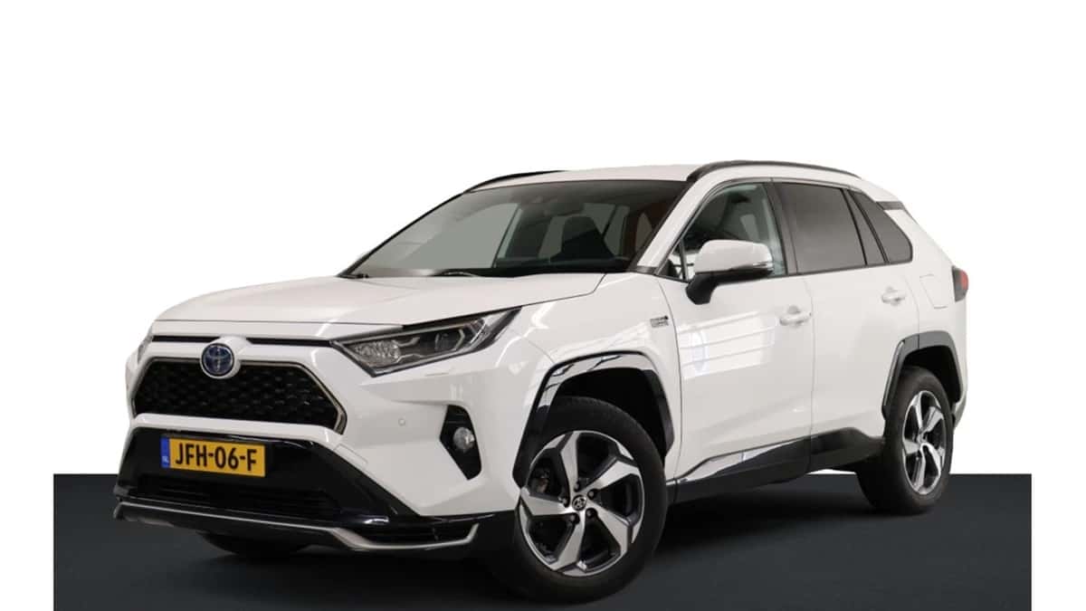 Toyota RAV4 (2022) — foto 1