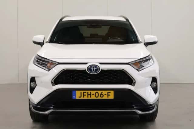 Toyota RAV4 (2022) thumbnail 6