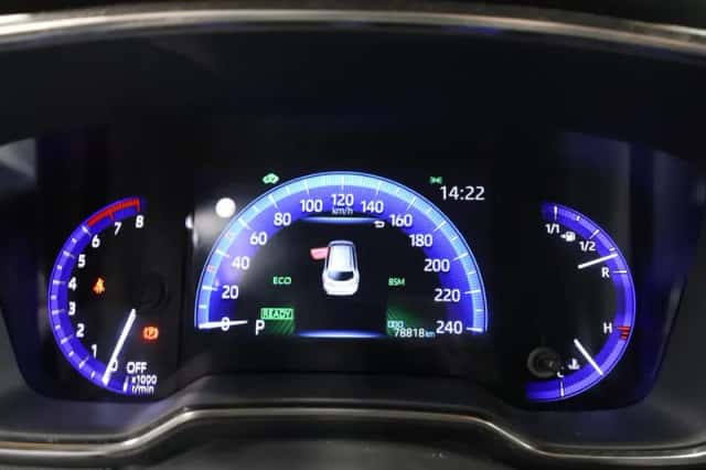 Toyota Corolla (2021) thumbnail 4