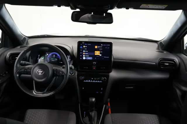 Toyota Yaris Cross (2025) thumbnail 3