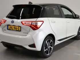 Toyota Yaris (2020) thumbnail 2