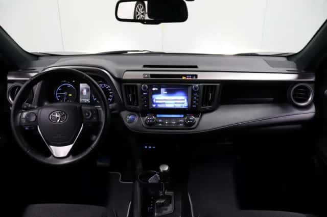 Toyota RAV4 (2018) thumbnail 3